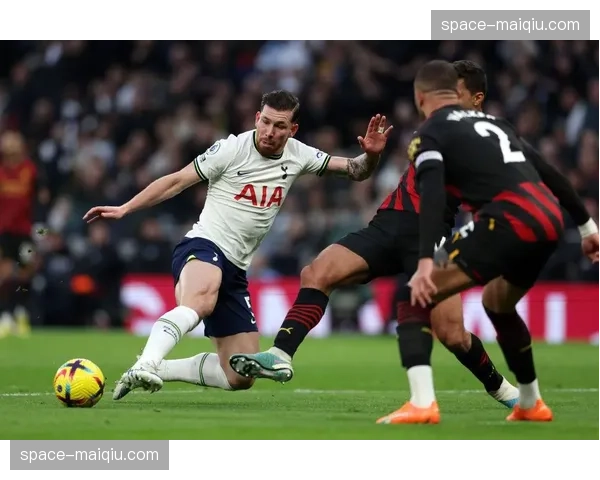 半场战报：朗斯1-0里尔，高位逼抢致对手后场出球失误送礼