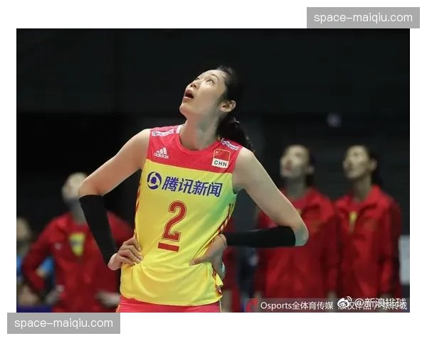 特写：冲突瞬间，两队队长冷静劝开队友避免事态升级